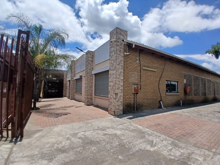 To Let commercial Property for Rent in Zinniaville North West